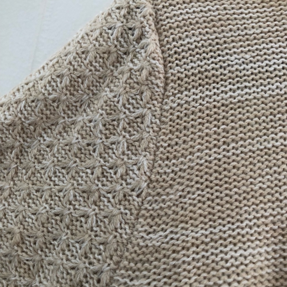 🌷Cream sweater - Picture 6 of 9